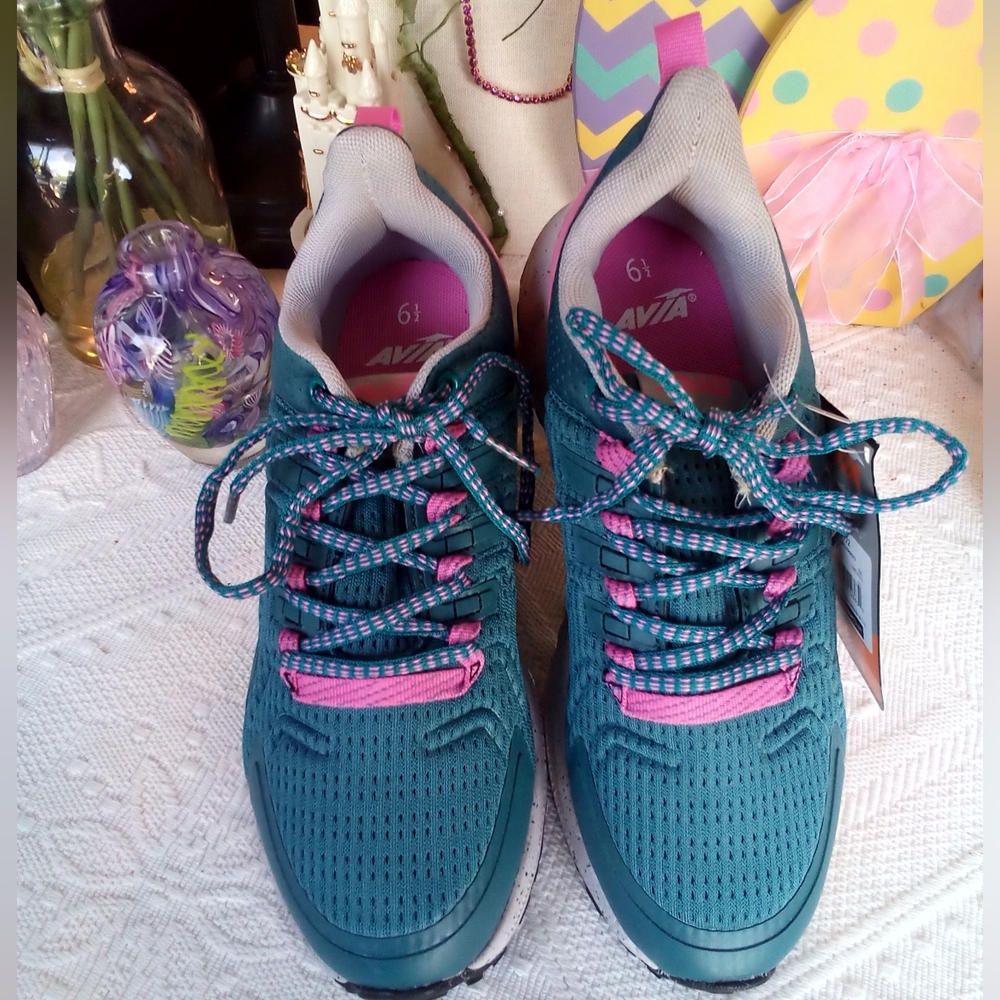 AVIA women's athletic trainers, Sz.6.5, NWT..$16! - Picture 6 of 7